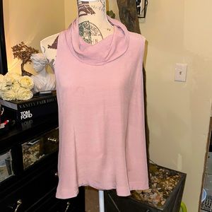 Super sexy in a pastel light purple free people flowy tank with cowl neck.